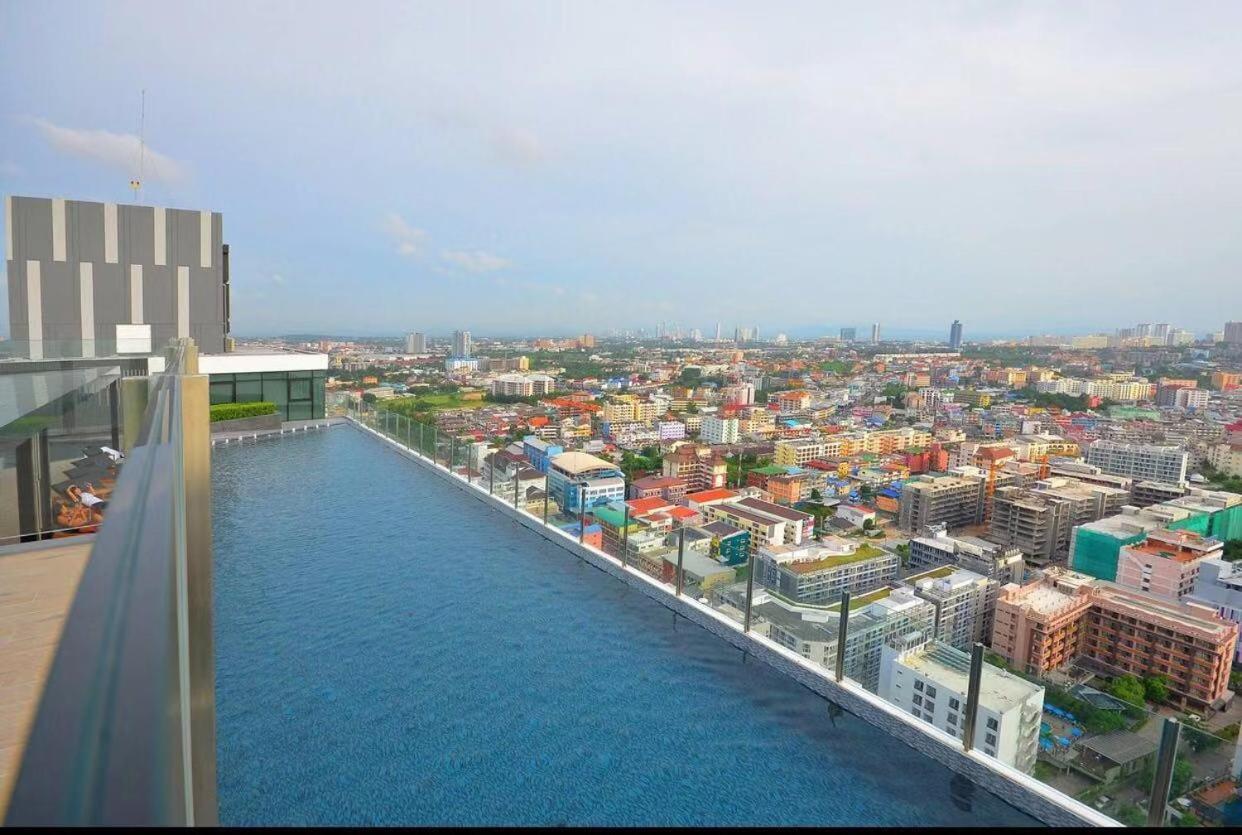 the base central pattaya seaview Bagian luar foto