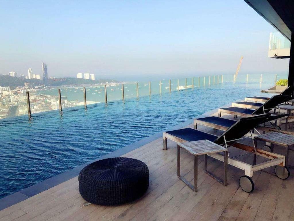 the base central pattaya seaview Bagian luar foto